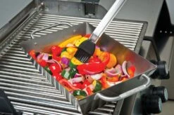 Broil King Gemüse Grillkorb Premium, Edelstahl 26 X 18cm -Küche Zu Hause 6708 Broil King Wok 69818 lifestyle 03