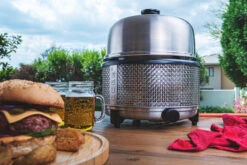 Cobb Grill Premier+ Gas Deluxe Gasgrill 30mbar - Modell 2023 -Küche Zu Hause Cobb Premier Plus Deluxe Tischgrill Lifestyle 1