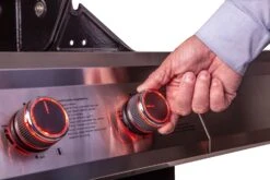 Grillfürst G750G 7-Brenner Doppelkammer - Gasgrill - Eintracht Frankfurt Edition - Gusseisenroste -Küche Zu Hause Grill Beleuchtung rot Grillfuerst Gasgrill Drehregler