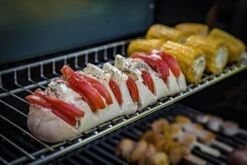 Grillfürst G521G 5-Brenner Edelstahl-Gasgrill Borussia Dortmund Edition Mit Hochtemperaturbrenner, Heckbrenner Und Gusseisen Rosten -Küche Zu Hause Grillfuerst Gasgrill Warmhalterost 3