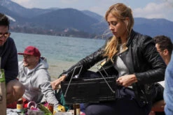 Knister Grill Original - Ausziehbarer Holzkohle Kompaktgrill 32 Knister Grill Original - Ausziehbarer Holzkohle Kompaktgrill -Küche Zu Hause Knister Grill auseinanderziehen