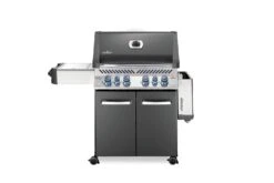 Napoleon Prestige 500 Gasgrill, Charcoal Grau - Mit Safety Glow - X-DEAL Inkl. Grillthermometer, Schneidebrett Und Windschild Für SIZZLE ZONE -Küche Zu Hause Napoleon Prestige 500 Gasgrill grey Seitenablage abgeklappt