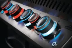 Napoleon Prestige 500 Gasgrill, Charcoal Grau - Mit Safety Glow - X-DEAL Inkl. Grillthermometer, Schneidebrett Und Windschild Für SIZZLE ZONE -Küche Zu Hause Napoleon Prestige 500 Safety Glow Drehreglerbeleuchtung 1