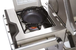 Napoleon Prestige Pro 825-3 Edelstahl Gasgrill Inkl. Drehspieß Und Bodenbeleuchtung - Modell 2023 - SMART Deal Inkl. Grillfürst Grill Control Mit Companion Device Und Einstichthermometer -Küche Zu Hause Napoleon Prestige Pro 825 Seitenbrenner Gemuesekorb