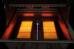 Napoleon Prestige Pro 825-3 Edelstahl Gasgrill Inkl. Drehspieß Und Bodenbeleuchtung - Modell 2023 - SMART Deal Inkl. Grillfürst Grill Control Mit Companion Device Und Einstichthermometer -Küche Zu Hause Napoleon Prestige Pro 825 sizzle zone