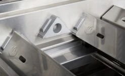 Napoleon Prestige Pro 825-3 Edelstahl Gasgrill Inkl. Drehspieß Und Bodenbeleuchtung - Modell 2023 - SMART Deal Inkl. Grillfürst Grill Control Mit Companion Device Und Einstichthermometer -Küche Zu Hause Napoleon Prestige Pro SearPlates Brennerabdeckung 02