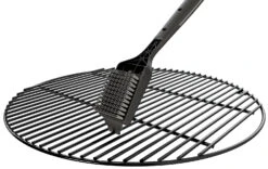 Outdoorchef Grillbürste Mit Nylonborsten Groß, 44,5 Cm 7 Outdoorchef Grillbürste Mit Nylonborsten Groß, 44,5 Cm -Küche Zu Hause Outdoorchef Grillbuerste Nylonborsten gross Anwendung02