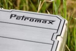 Petromax Haft-Auflage Für Kühlbox Kx50 Grau Mit Linien -Küche Zu Hause Petromax Haftauflage Kuehlbox grau Linien Detail