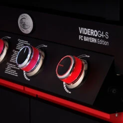 Rösle Videro G4-S VARIO+ Schwarz Gasgrill - FC Bayern Edition -Küche Zu Hause Roesle Gasgrill Videro FC Bayern Drehknoepfe beleuchtet