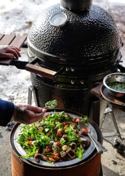 The Bastard Keramikgrill Classic Medium - Complete - Schwarz Glänzend - Modell 2023 26 The Bastard Keramikgrill Classic Medium - Complete - Schwarz Glänzend - Modell 2023 -Küche Zu Hause The Bastard Classic Medium Keramikgrill Deckel