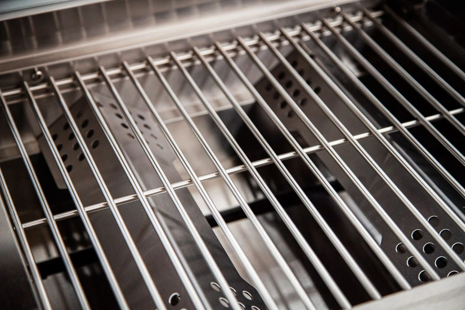 Grillfürst G201E 2-Brenner Gasgrill Portabel V2 - Campinggrill / Balkongrill 50mbar - Inkl. Untergestell 11 Grillfürst G201E 2-Brenner Gasgrill Portabel V2 - Campinggrill / Balkongrill 50mbar - Inkl. Untergestell – Bild 11